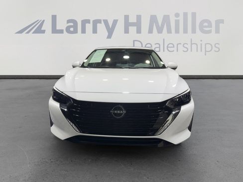 Used 2025 Nissan Sentra SV w/ All-Weather Package image 8