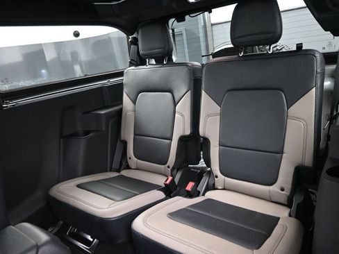 Used 2023 Ford Bronco Wildtrak AWD/4WD image 17