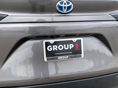 Used 2021 Toyota Sienna XLE image 10