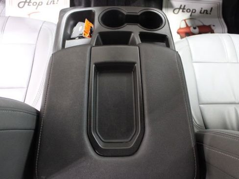 Used 2022 Chevrolet Silverado 1500 LT w/ Convenience Package II image 31