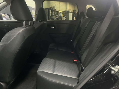 Used 2023 Nissan Rogue SV AWD/4WD image 12