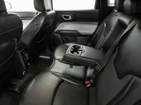 Used 2023 Jeep Compass Latitude AWD/4WD image 32