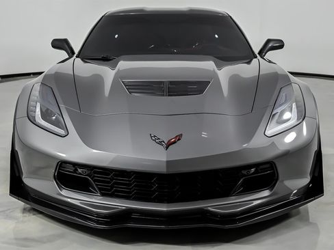Used 2016 Chevrolet Corvette Z06 w/ 3LZ Preferred Equipment Group RWD image 4