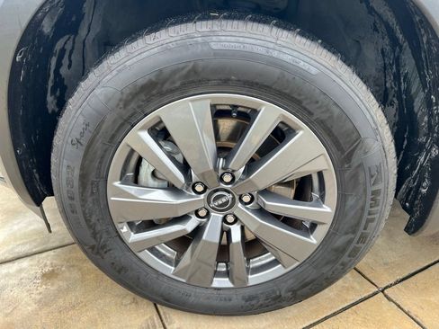 Used 2024 Nissan Pathfinder SV FWD image 24