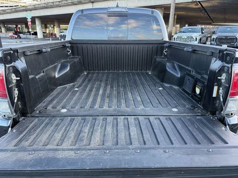 Used 2020 Toyota Tacoma TRD Sport image 34
