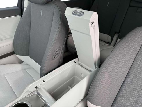 New 2026 Hyundai Ioniq 9 SE image 18