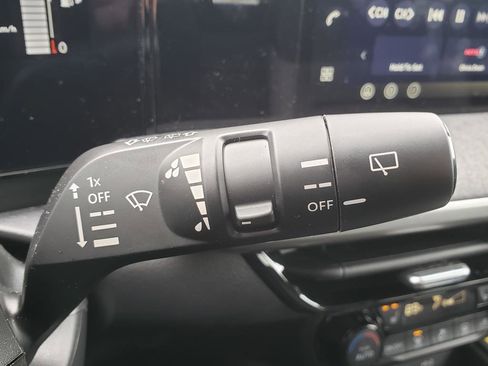 Used 2026 Nissan Kicks SV w/ SV Premium Package image 40