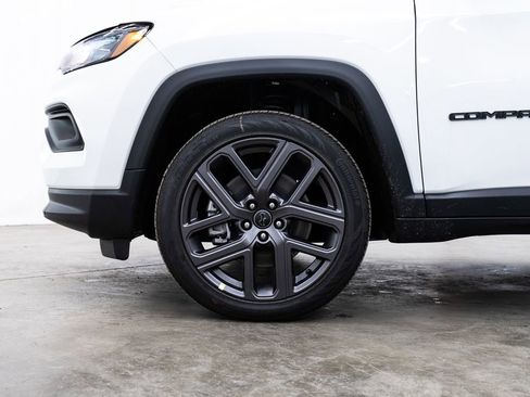 New 2026 Jeep Compass Latitude image 7