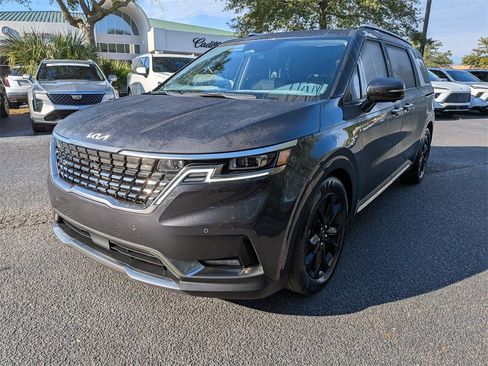 Used 2024 Kia Carnival SX Prestige image 8