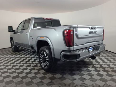 Used 2026 GMC Sierra 2500 Denali Ultimate AWD/4WD image 5