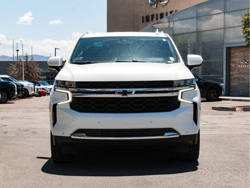 Used 2022 Chevrolet Suburban LS RWD image 2