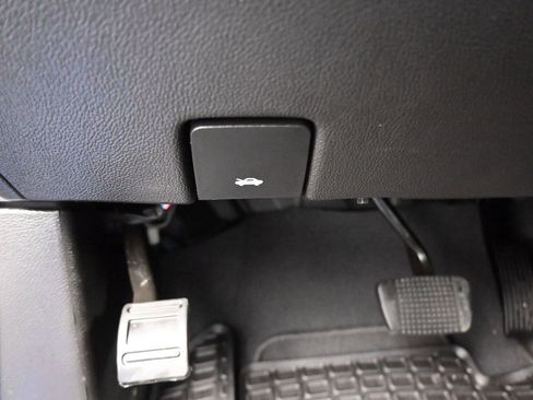 Used 2022 Chevrolet Colorado LT image 25