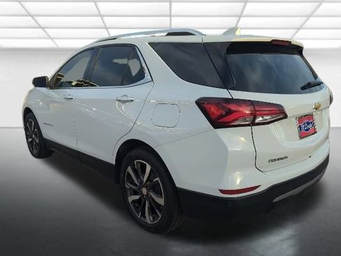 Used 2023 Chevrolet Equinox Premier image 2