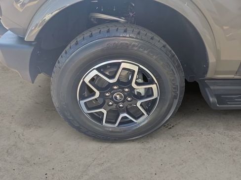 Used 2025 Ford Bronco Outer Banks AWD/4WD image 14