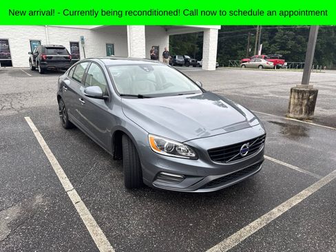 Used 2017 Volvo S60 T5 Dynamic w/ Vision Package FWD image 2