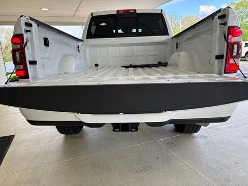 Used 2024 RAM 2500 Laramie AWD/4WD image 10