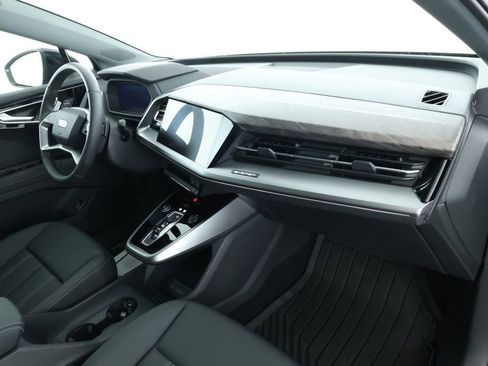 Used 2025 Audi Q4 e-tron Premium image 25