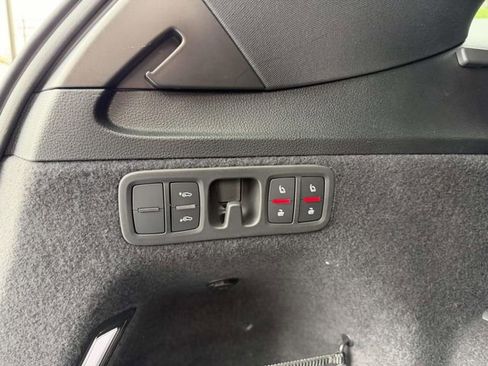 Used 2024 Audi SQ7 Premium Plus AWD/4WD image 9