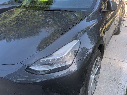 Used 2021 Tesla Model Y Long Range AWD/4WD image 1
