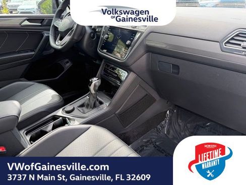 Used 2024 Volkswagen Tiguan SE R-Line AWD/4WD image 10