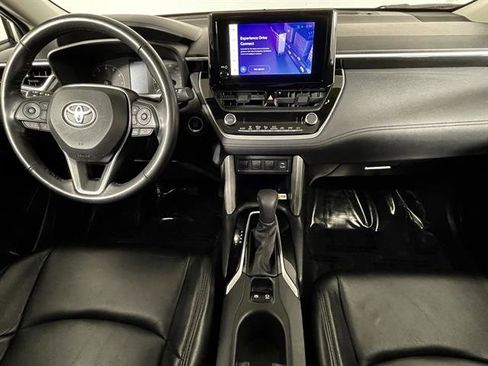 Certified 2023 Toyota Corolla Cross LE w/ Moonroof Package image 12