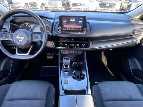 Used 2024 Nissan Rogue SV image 15