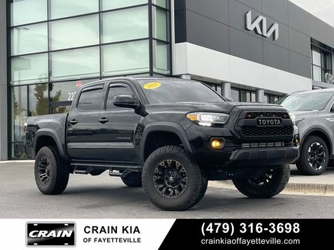 Used 2023 Toyota Tacoma TRD Off-Road w/ TRD Premium Off Road Package image 1