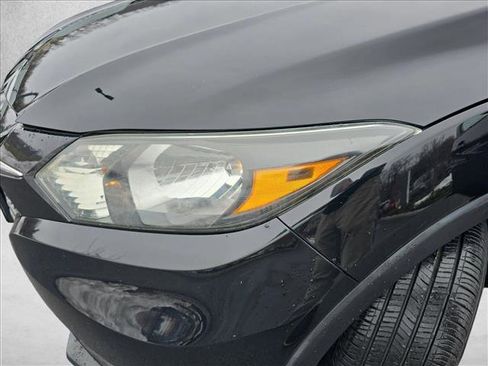 Used 2018 Honda HR-V LX image 29