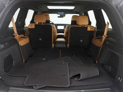 Used 2023 Jeep Grand Cherokee L Summit image 9