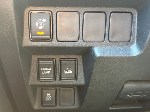 Used 2022 Nissan Frontier SV w/ Technology Package AWD/4WD image 26