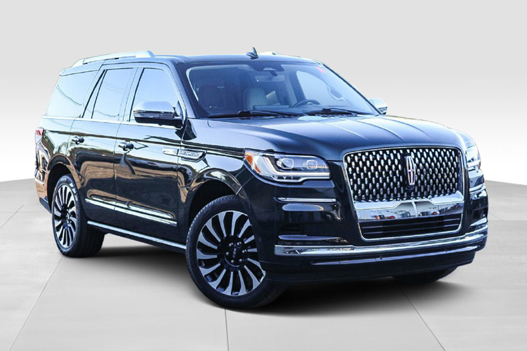 Used 2024 Lincoln Navigator Black Label AWD/4WD image 2