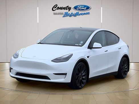 Used 2022 Tesla Model Y Performance image 2