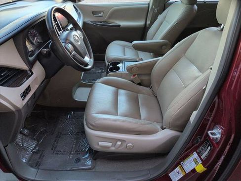 Used 2015 Toyota Sienna XLE w/ XLE Navigation Package image 16