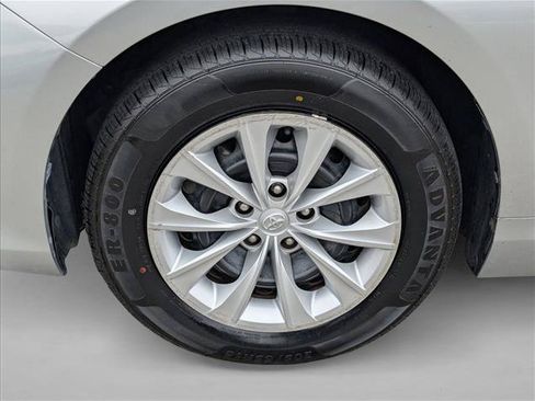 Used 2016 Toyota Camry LE FWD image 22