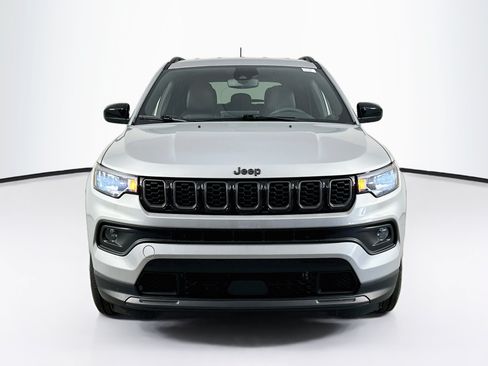 Used 2026 Jeep Compass Latitude AWD/4WD image 2