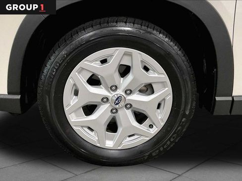Used 2023 Subaru Forester AWD/4WD image 11
