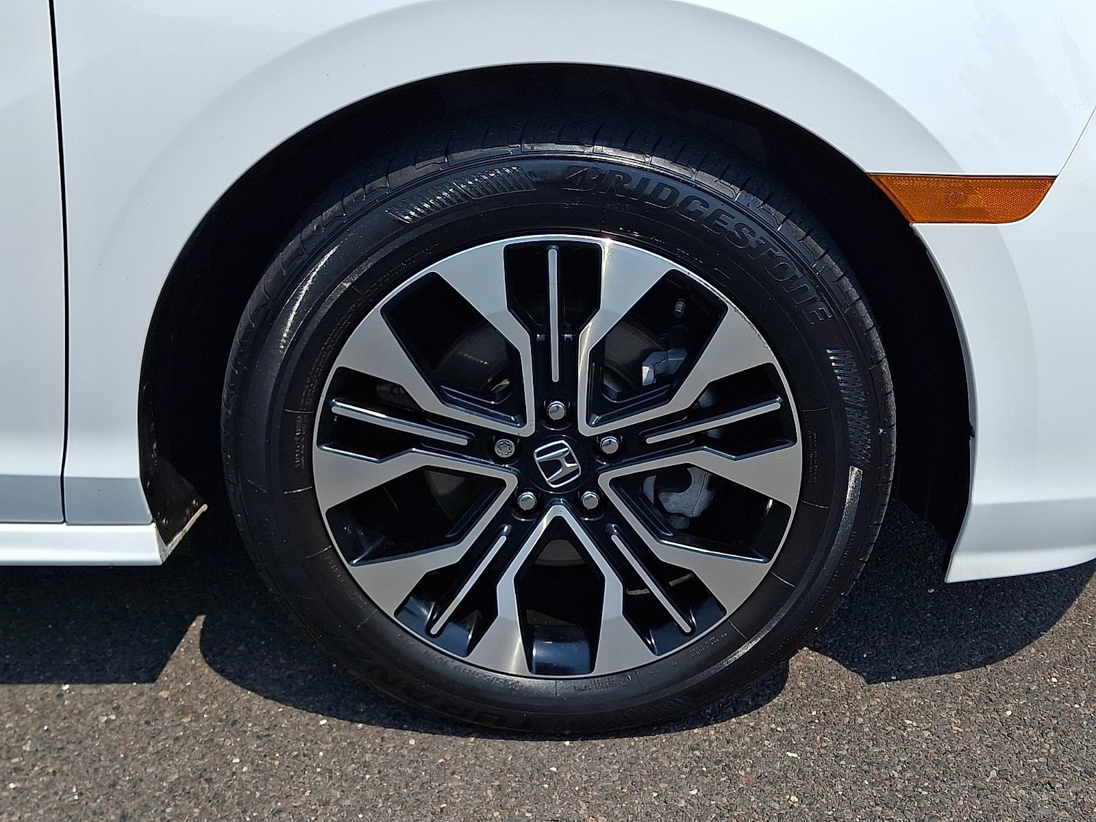 Used 2025 Honda Odyssey Elite image 8
