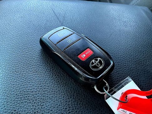 Used 2024 Toyota Tacoma TRD Off-Road image 32