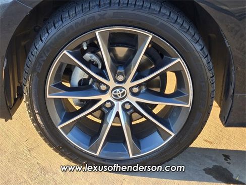 Used 2015 Toyota Camry XSE image 9