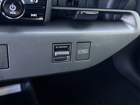 New 2026 Nissan Leaf Platinum+ image 12