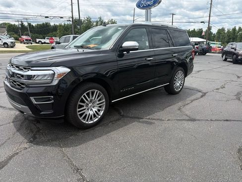 Used 2023 Ford Expedition Platinum AWD/4WD image 4