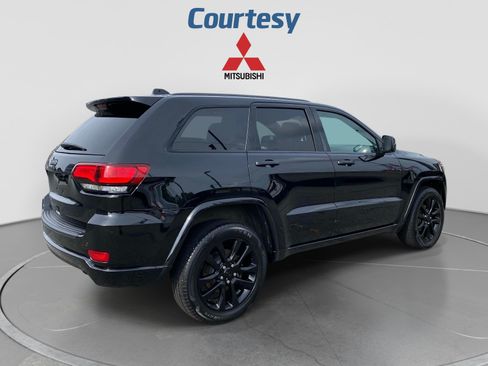 Used 2020 Jeep Grand Cherokee Altitude AWD/4WD image 6