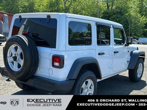 Used 2022 Jeep Wrangler Unlimited Sport w/ Sun And Sound Package AWD/4WD image 6