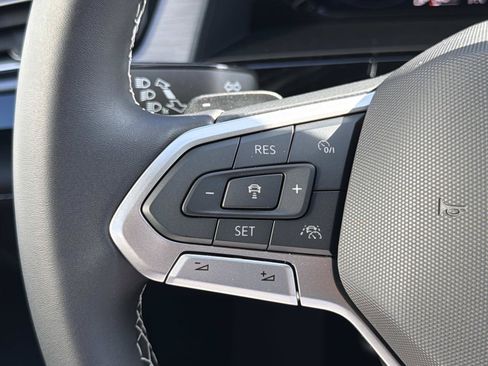 New 2026 Volkswagen Atlas Cross Sport SE FWD image 18