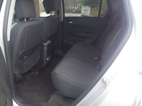 Used 2010 GMC Terrain SLE FWD image 21