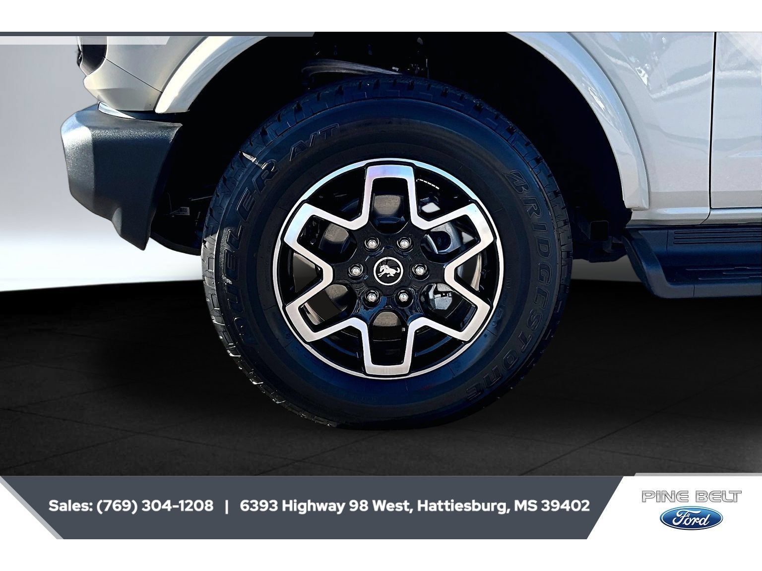 Used 2025 Ford Bronco Outer Banks AWD/4WD image 7