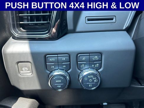 Used 2023 GMC Sierra 1500 AT4 w/ AT4 Premium Package AWD/4WD image 17