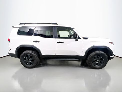 Used 2025 Lexus GX 550 AWD/4WD image 3