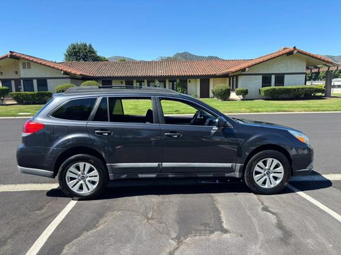 Used 2011 Subaru Outback 2.5i Premium AWD/4WD image 3