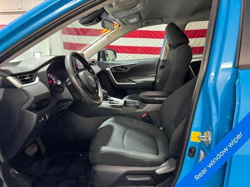 Used 2019 Toyota RAV4 LE w/ All Weather Liner Package AWD/4WD image 9